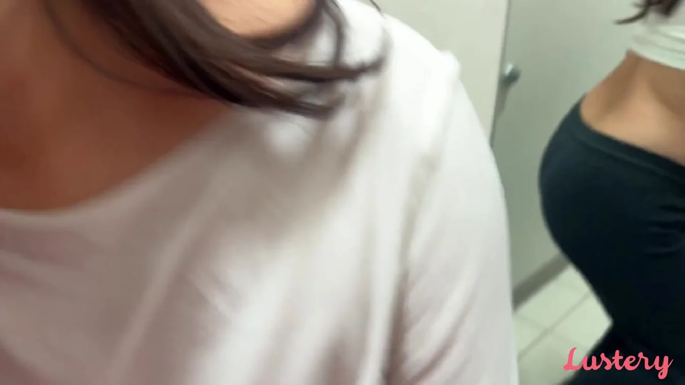 Lustery Ashley And Sam First Time Changing Room Fuck XXX